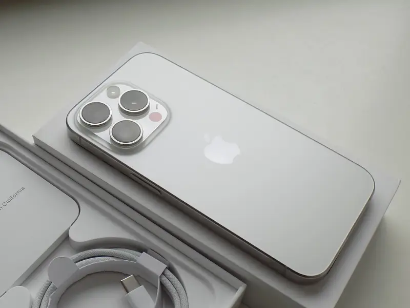 iPhone 15 Pro Max 512GB Bílá